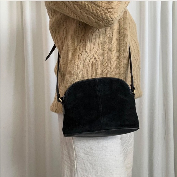 Vintage Black Valerie Stevens suede crossbody bag. - Picture 6 of 10